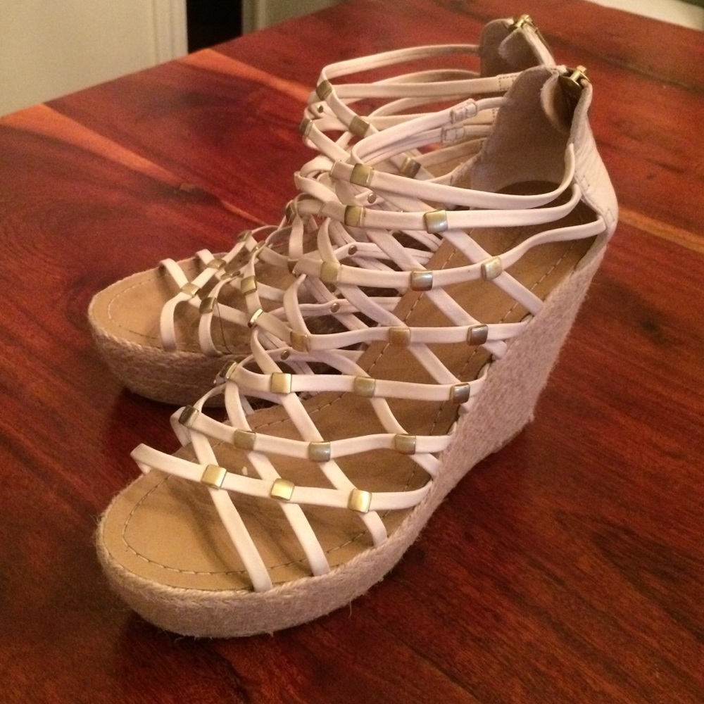 Size 8 Vince Camuto wedges